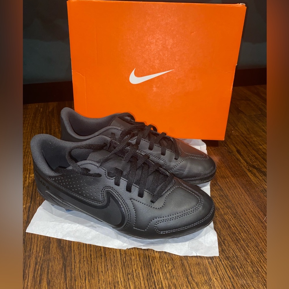 Jr Legend 9 Club FG/MG, Black, Size 5Y, Worn Once